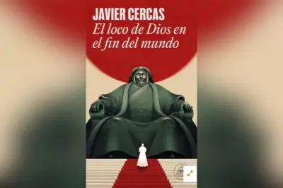 Javier Cercas, el ateo que voló con el Papa Francisco para preguntar sobre la vida eterna