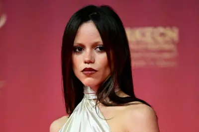 Jenna Ortega transforma su camerino en refugio animal durante rodaje de Merlina en Irlanda