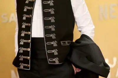 La chaqueta napoleónica: de uniforme militar a ícono de moda en pasarelas y cultura pop