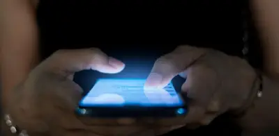 La IA homogeniza el pensamiento humano y amenaza la diversidad cognitiva, advierten científicos