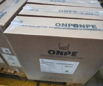 López Chau reduce brecha con Fujimori y López Aliaga en encuestas presidenciales peruanas