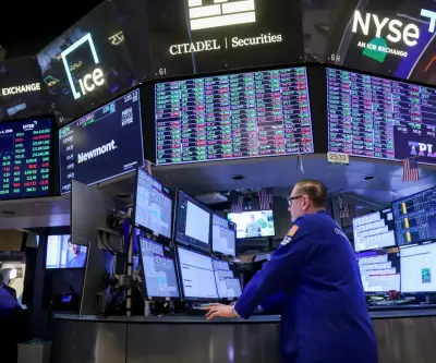 Mercados financieros en caída libre: bonos se desploman y acciones amplían pérdidas