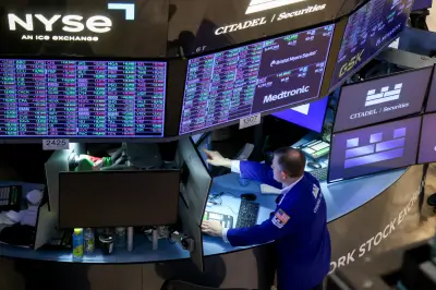 Mercados reaccionan con alivio ante posible distensión en Oriente Medio: petróleo cae y acciones suben