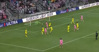 Messi alcanza los 900 goles y acorta distancia en la carrera histórica con Cristiano Ronaldo