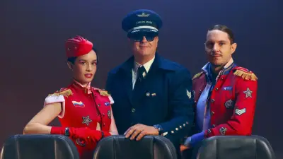 Monsieur Periné y Carlos Vives unen voces en 'El Avión', canción sobre migración