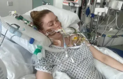 Mujer joven casi muere por sepsis tras confundir dolor de garganta con gripe común