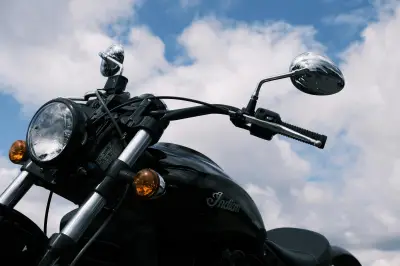 Multa por placa de moto en mal estado: supera los $300.000 en Colombia