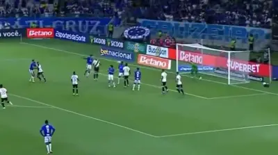 Neyser Villarreal marca su primer gol profesional en vibrante empate brasileño