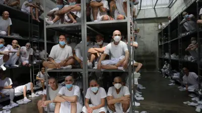 ONG alerta sobre casi 100 presos políticos en El Salvador bajo gobierno de Bukele