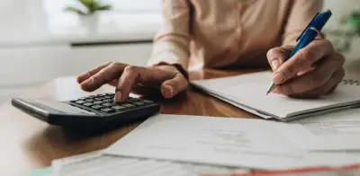 ¿Pagar de contado o a cuotas? Claves financieras para decidir sin endeudarse