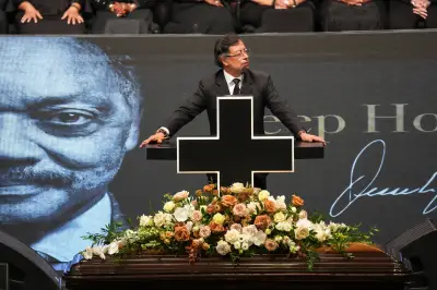 Petro interrumpido en funeral de Jesse Jackson al exceder tiempo de discurso