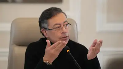 Petro responde al Congreso sobre cuestionamientos por accidentes aéreos en su gobierno