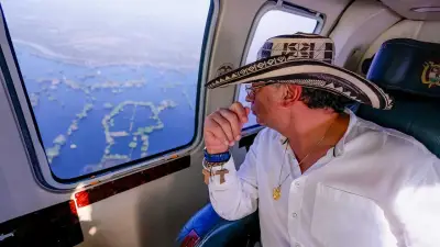 Petro sobrevuela inundaciones en Córdoba y pide ayuda para recuperar la Ciénaga Grande