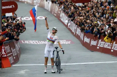 Pogacar domina la Strade Bianche por cuarta vez mientras surge el joven rival francés Seixas