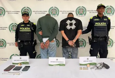 Policía de Bogotá captura a dos ladrones armados tras robo violento en Puente Aranda
