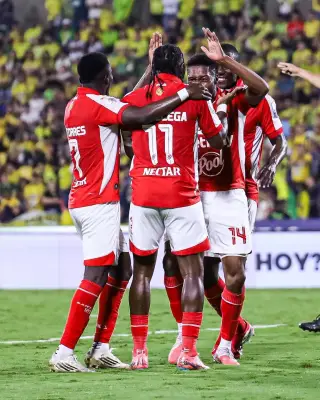 Santa Fe vence 2-1 a Bucaramanga con goles de Palacios y Rodallega en Liga BetPlay