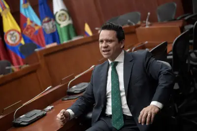 Secretario del Senado Diego González obtiene doctorado en Derecho antes de nueva votación