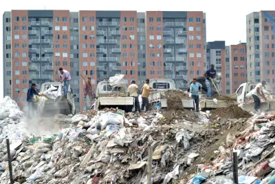 Tragedia laboral en Cali: trabajador fallece en accidente con maquinaria pesada en Escombrera la 50