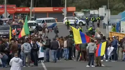 Transportistas de Colombia y Ecuador protestan por crisis arancelaria en frontera