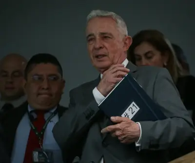Uribe desmiente cifras de educación superior de Petro tras entrevista con Westcol