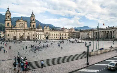 Vidente advierte sobre 'fuerzas oscuras' en elecciones colombianas y riesgos para políticos