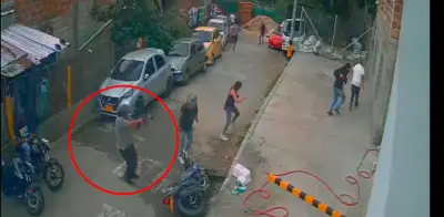 Video capta ataque con fusil en Medellín: dos muertos en barrio La Toscana y tres capturados