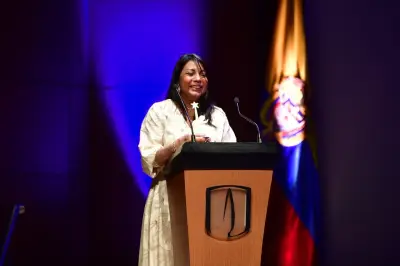 Yanilis Romero gana el National Teacher Prize Colombia por su innovador modelo STEMGLISH+H