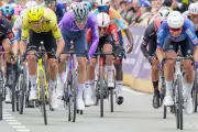 A Través de Flandes 2026: Van Aert y Philipsen lideran el duelo estelar en la clásica belga