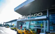 Accidente en aeropuerto El Dorado generó alerta por posible fuga de gas tras choque