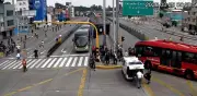 Accidente en Bogotá: Bus de TransMilenio y motocicleta colisionan en Avenida El Dorado