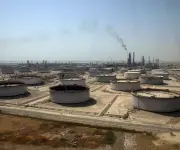 Arabia Saudí reactiva el 50% de sus exportaciones petroleras pese al cierre del estrecho de Ormuz