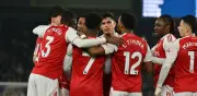 Arsenal mantiene el liderato en la Premier League mientras Manchester City cede puntos en casa