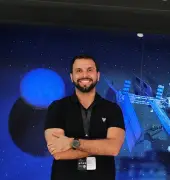 Astrónomo caleño Mauricio Medina elegido por NASA para cubrir histórica misión lunar Artemis II