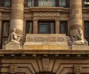 Banxico mantendría pausa monetaria salvo que tensiones geopolíticas se intensifiquen