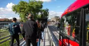 Bogotá enfrenta caos vial: Manifestación y accidente mortal afectan TransMilenio