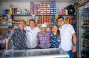Candidato Edwin Ballesteros propone 'Ley del Negocio de Barrio' para proteger pequeños comerciantes en Santander
