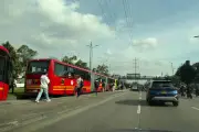 Caos en Bogotá por bloqueos en Transmilenio: miles afectados en NQS y calle 80