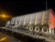 Caos vial en Bogotá-Villavicencio: tractomula choca puente militar antes de Semana Santa