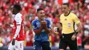 Crisis del arbitraje colombiano: errores y denuncias de corrupción sacuden la Liga