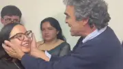 Críticas a Sergio Fajardo por gesto 'paternalista' hacia Jennifer Pedraza tras su triunfo electoral