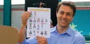 Daniel Quintero denuncia compra de votos y maquinarias tras ejercer su voto en Medellín