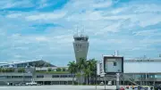 Denuncian cierre de parqueaderos y fallas en pista del aeropuerto Alfonso Bonilla