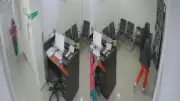 Depredador sexual desnudo aterroriza laboratorio clínico en Bogotá
