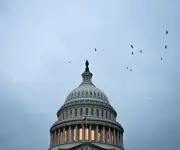 Déficit por cuenta corriente de EE.UU. cae a mínimo de casi cinco años en último trimestre