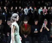 Diseñadora colombiana Ana María Cardozo debuta en prestigiosa pasarela de Madrid