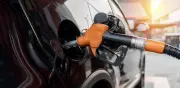 Donald Trump activa tres medidas urgentes para contener el alza de la gasolina en EE.UU.
