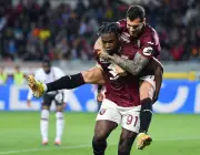 Duván Zapata brilla con golazo en la victoria del Torino sobre Parma en la Serie A