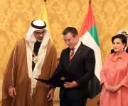 Ecuador firma acuerdo comercial con Emiratos Árabes Unidos en medio de tensiones regionales