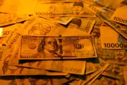 El dólar inicia con caída en Colombia mientras la guerra en Medio Oriente presiona al alza