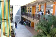 Exsecretario de Educación de Cali pide transformar escuelas existentes en lugar de construir nuevas